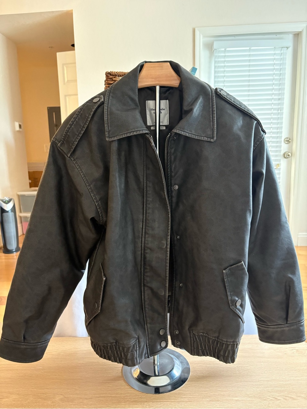 Abercrombie & Fitch Vegan Leather Distressed Bomber Jacket Women’s S